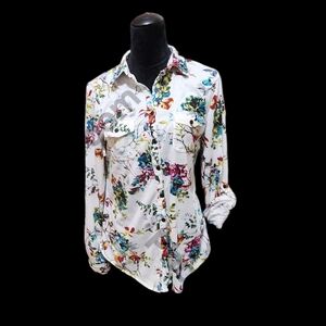 Passport Woman's Floral Button-down Shirt With Short Tails & 2 Front Pockets